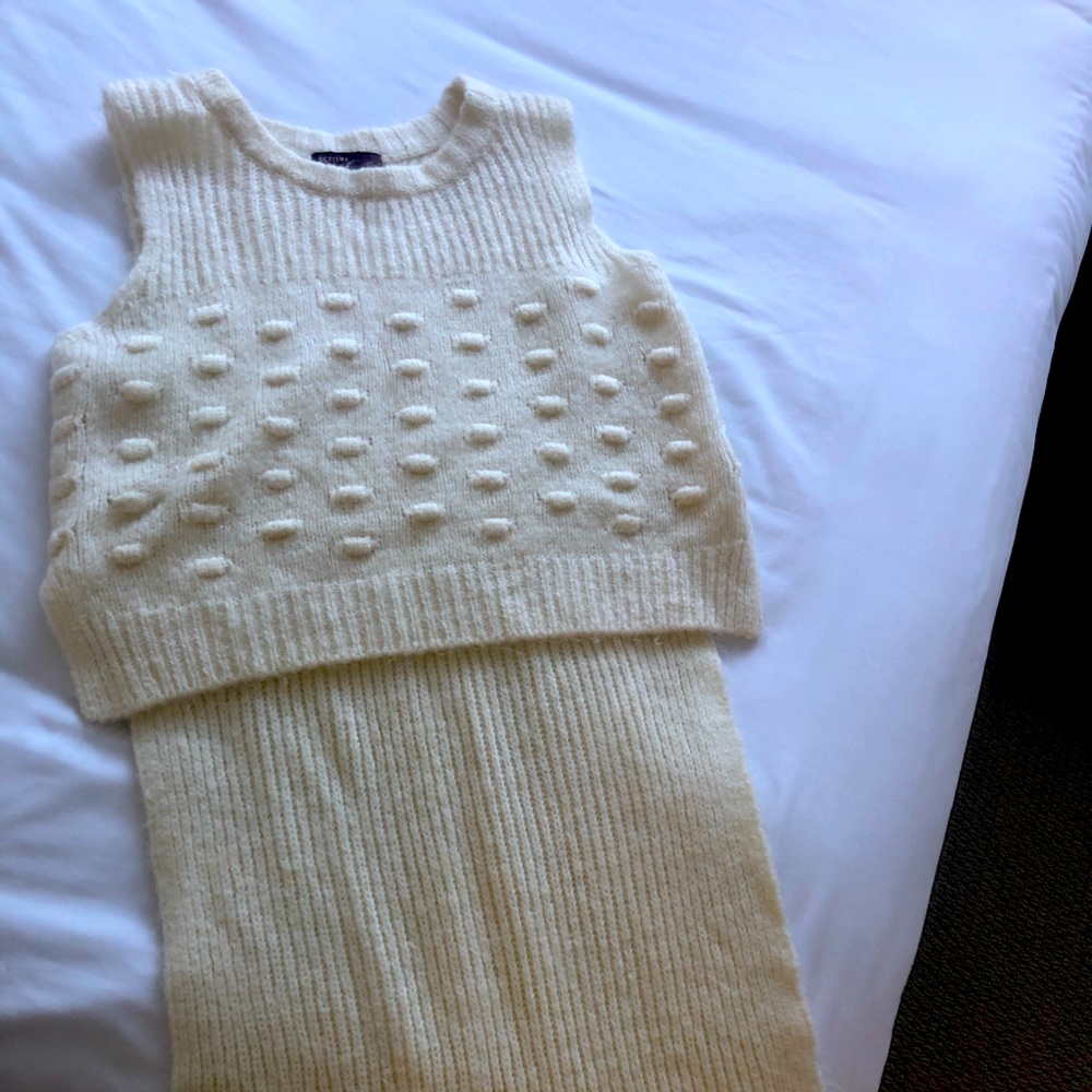 Size small Karisma high-low sweater top